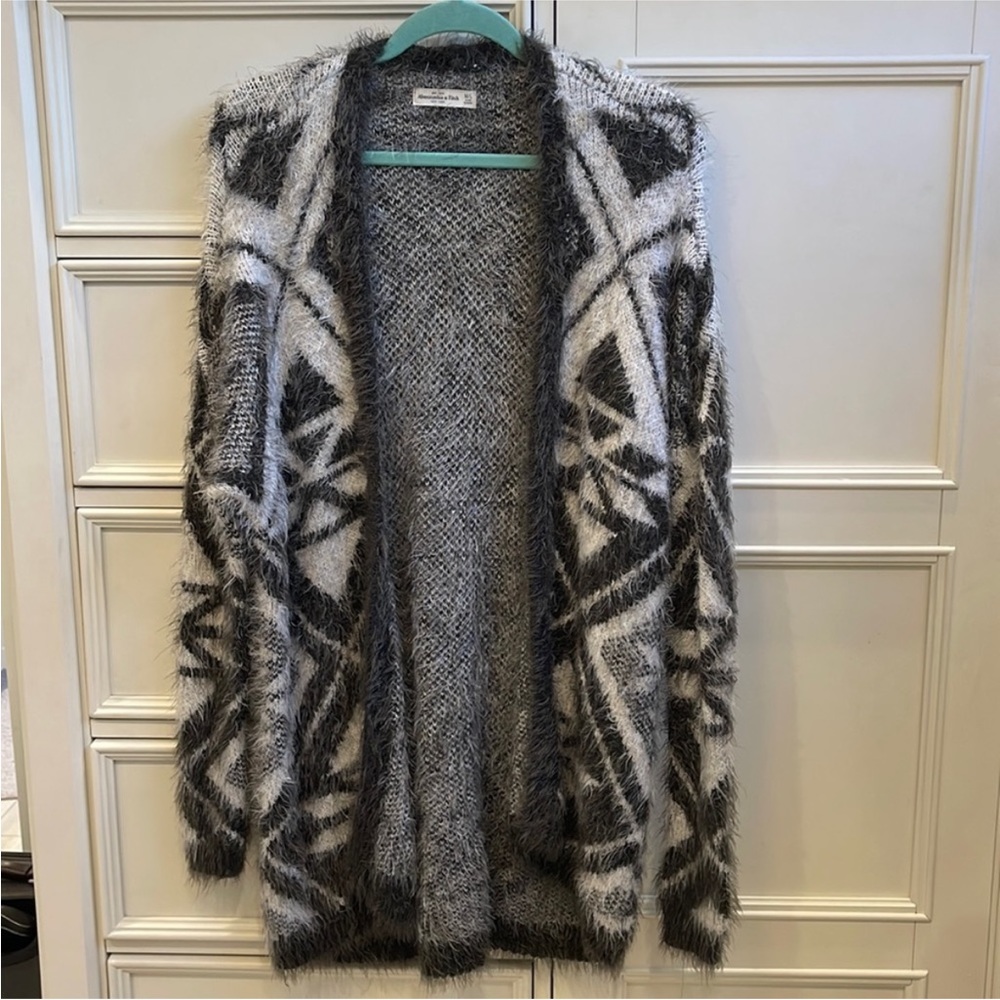 Abercrombie & Fitch Black White Aztec Fuzzy Cardigan Size Medium/Large